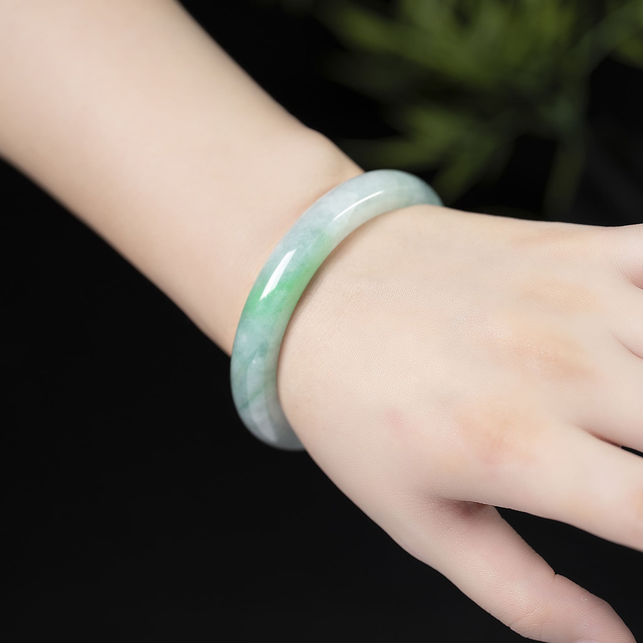 Natural Burmese Pale Green Jadeite Jade Bangle (57mm) - Z009 Hand On Display