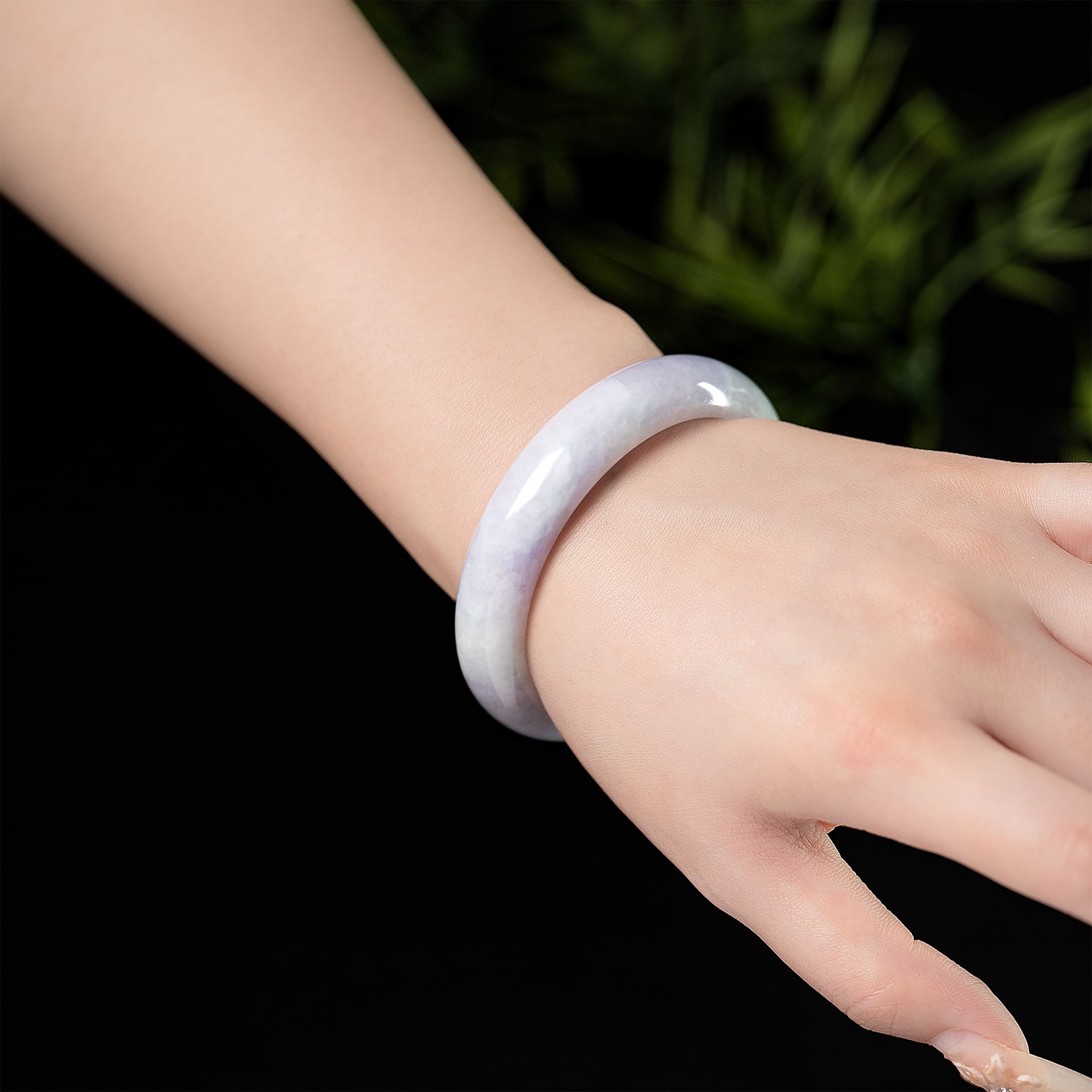 Natural Burmese Pale Purple Jadeite Jade Bangle (56.5mm) - Z006 Hand On Display